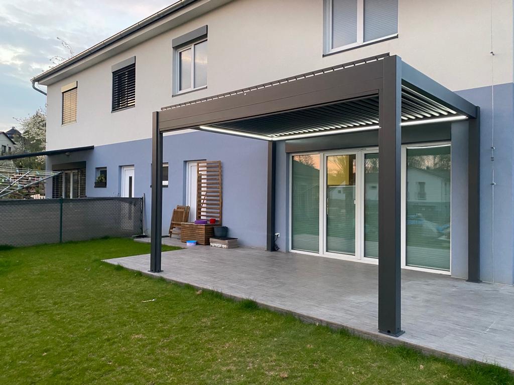 Bioklimatická hliníková pergola