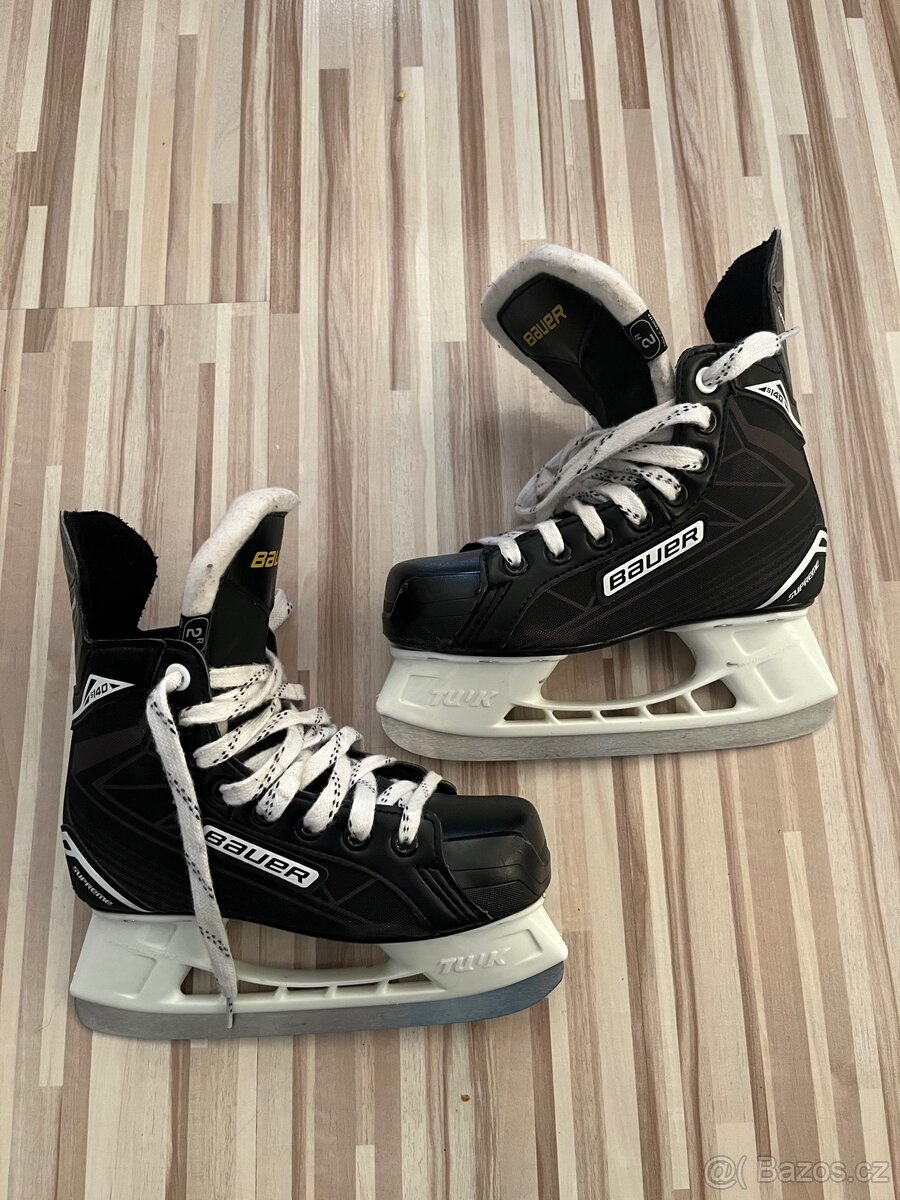Lední brusle Bauer vel. 35