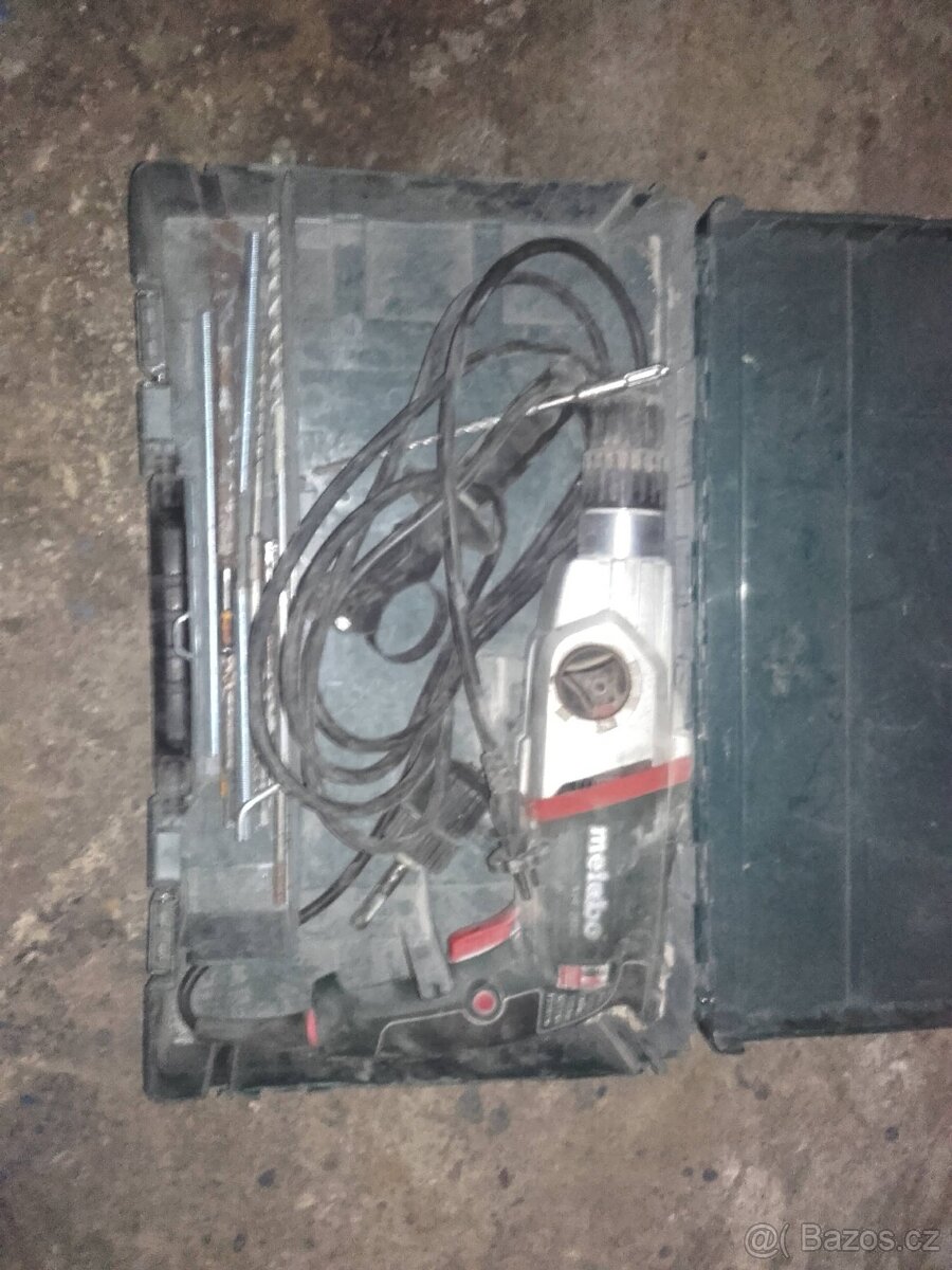 vrtaci bouraci kladivo