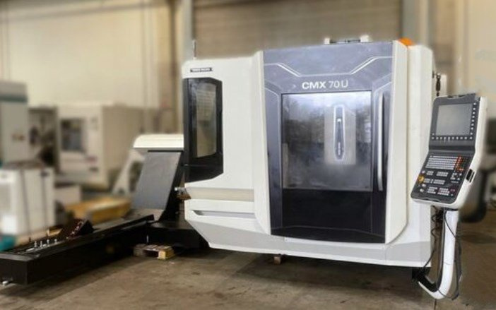 Obráběcí centra - pětiosá CMX 70 U