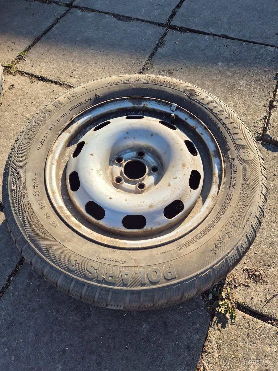 Plechová kola 5x100 Škoda, zimní pneu 195/65/R15