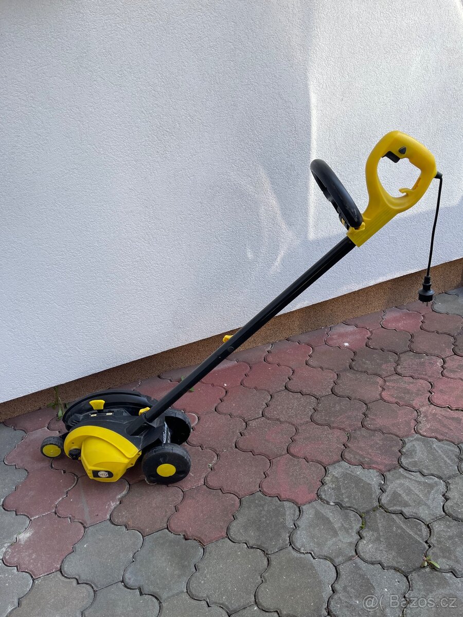 Ořezávač hran trávniků