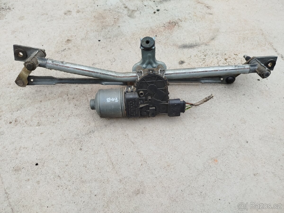 Motorek s mechanismem stěračů Fabie 1