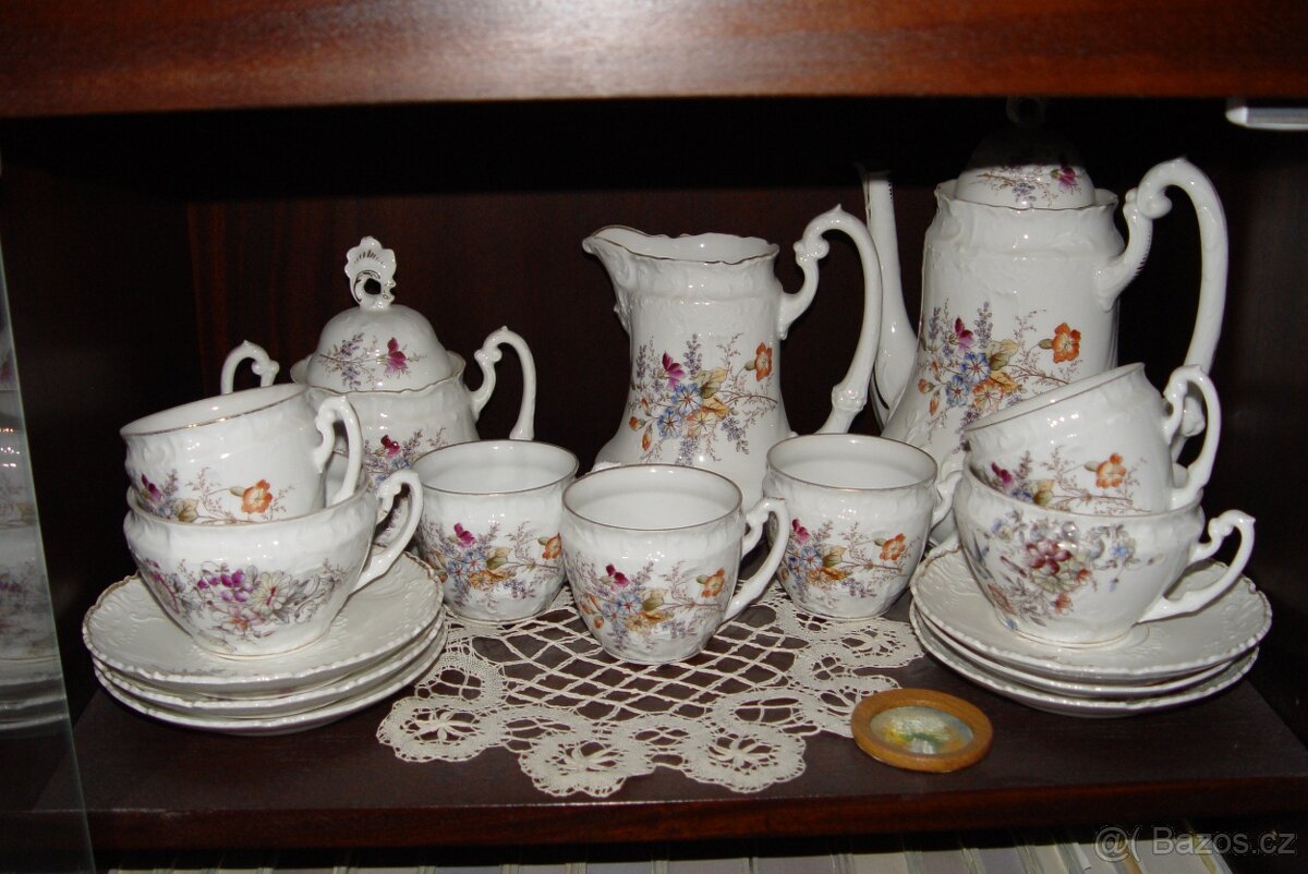 Starožitný porcelánový čajový servis