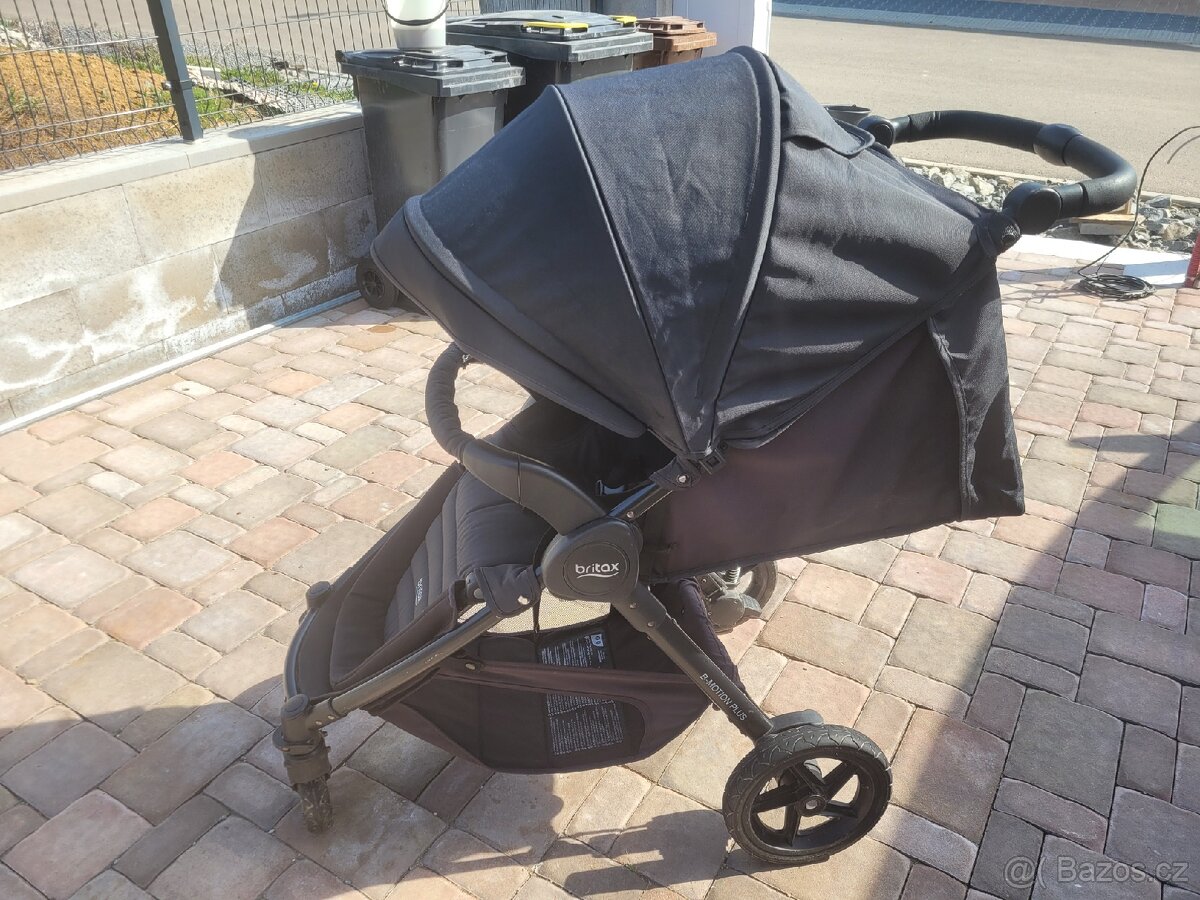 Kočárek Britax