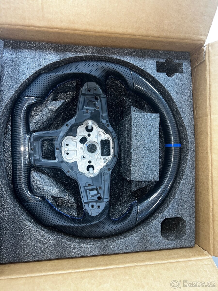 Karbonovy volant VW Golf 7
