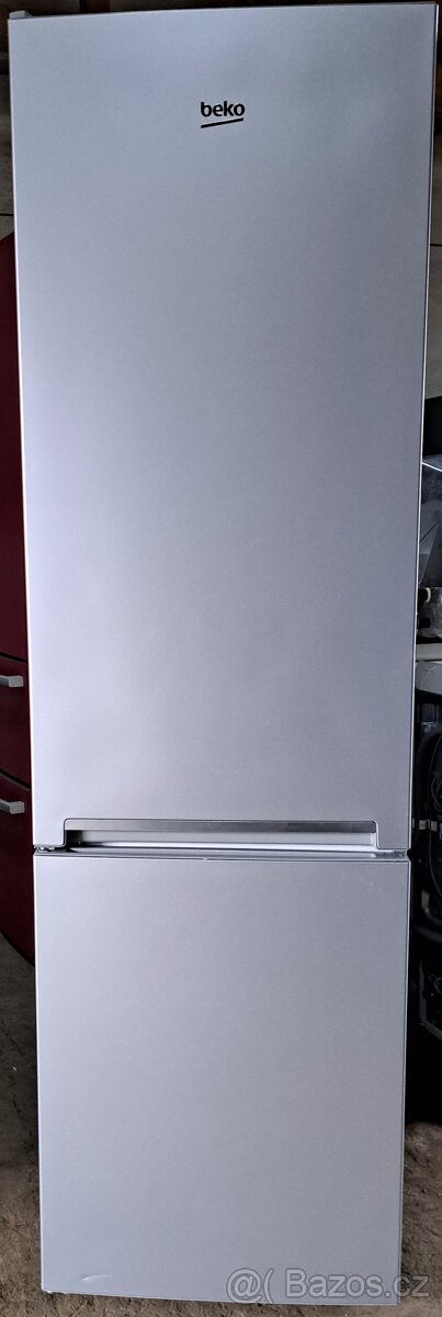 Kombin. led. 3 šup. BEKO, stříbrná.