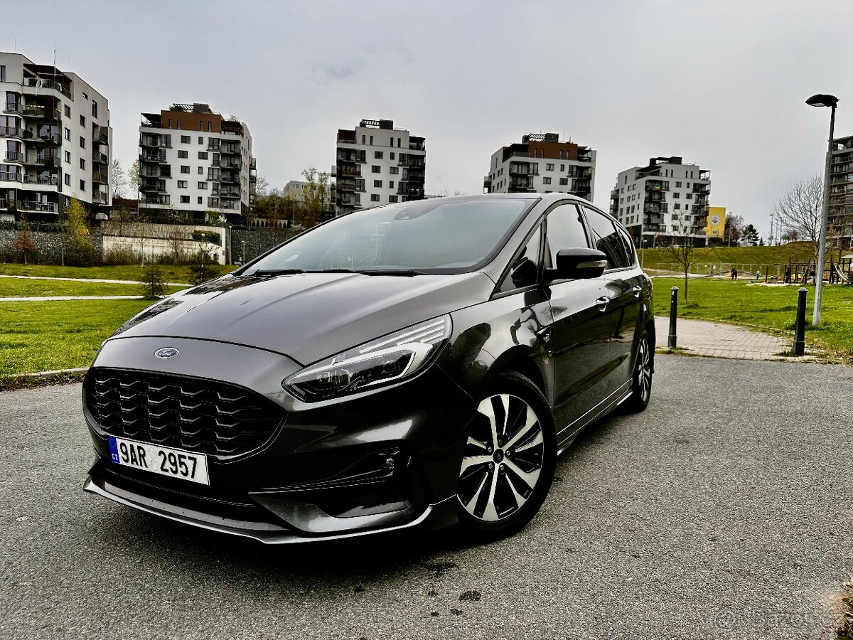 Ford S-MAX AWD 7 míst, TOP výbava, pravidelný servis