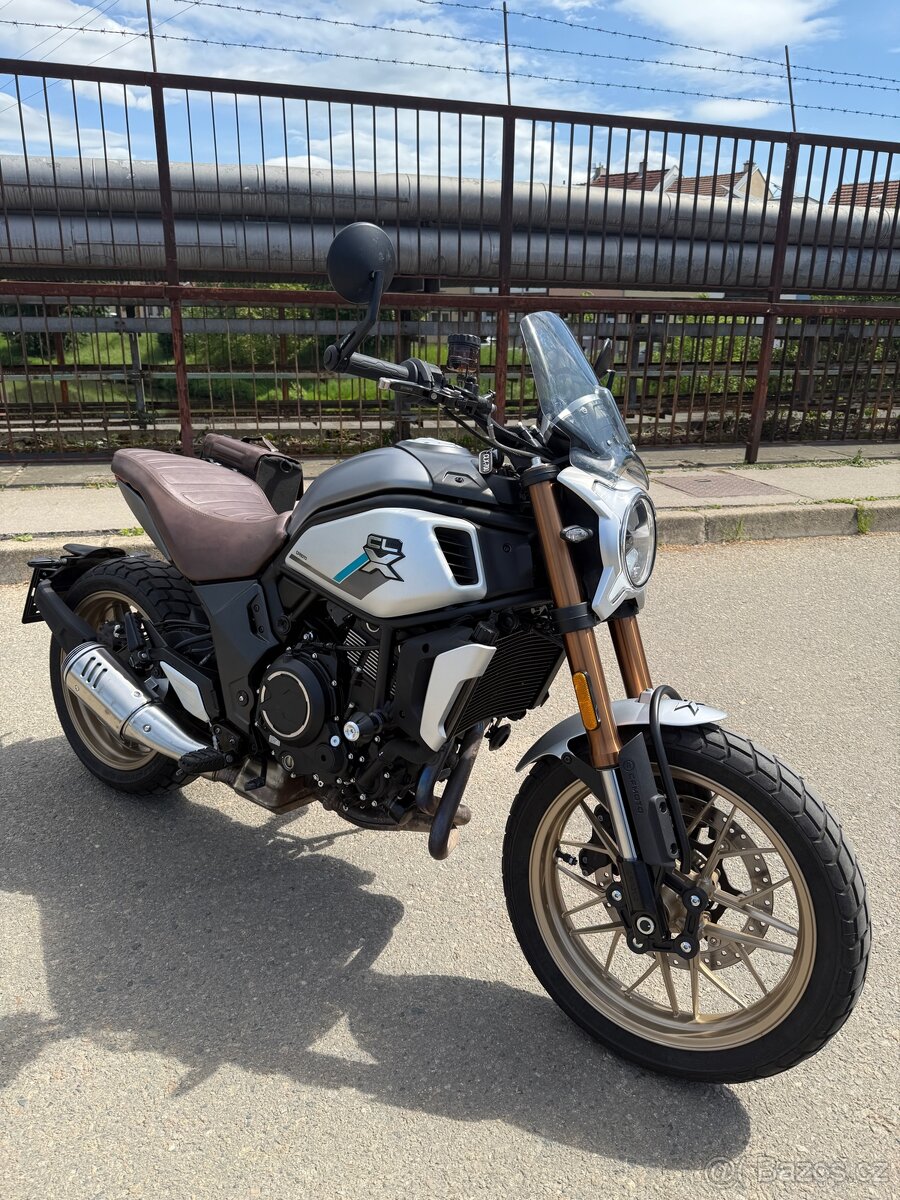 CFMOTO 700CL-X Heritage, výbava, 11658km