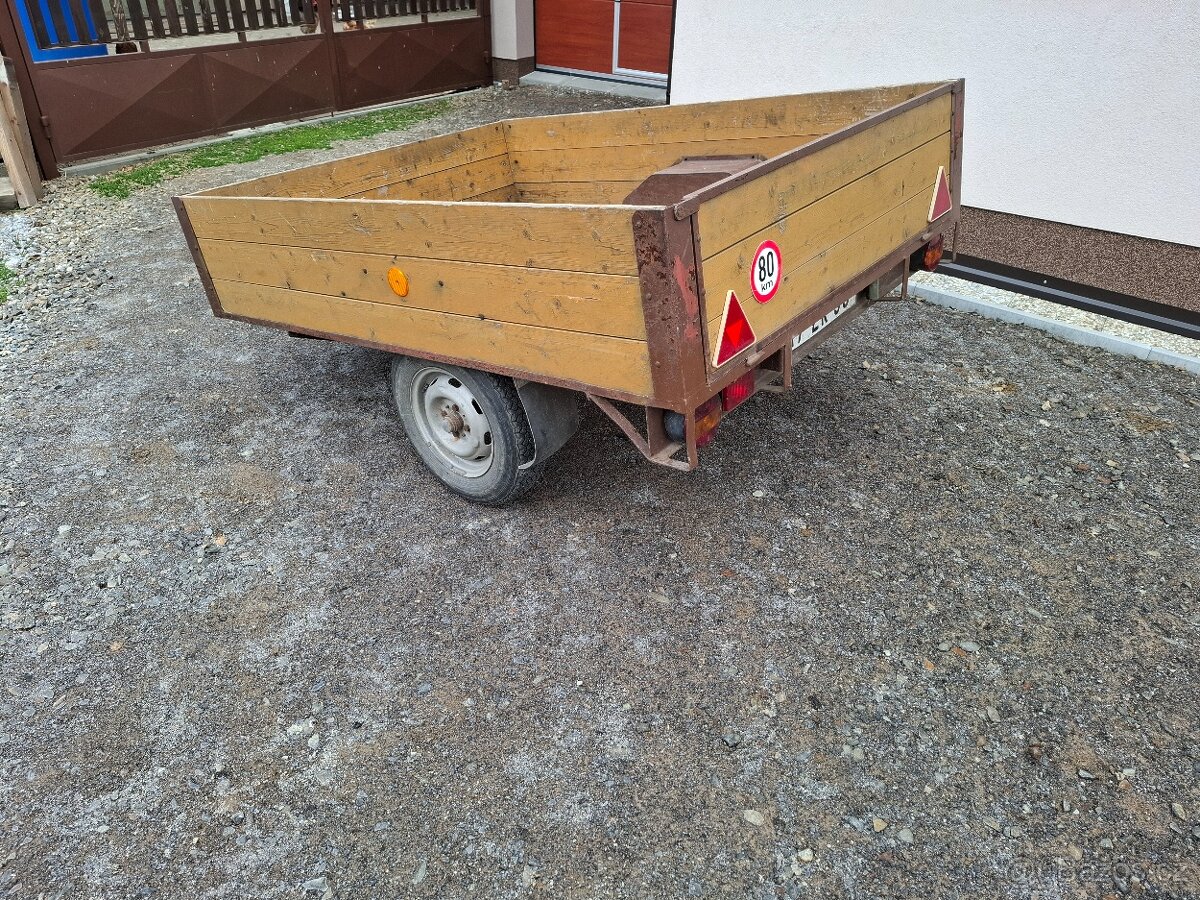 Přívěsný vozík
