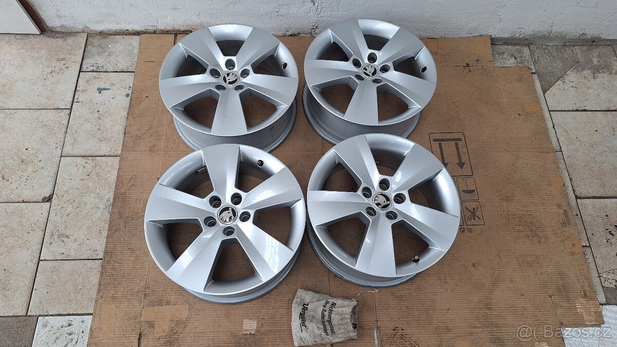 Alu kola Škoda 16" 5x100 6J ET38 Scala Fabia Kamig