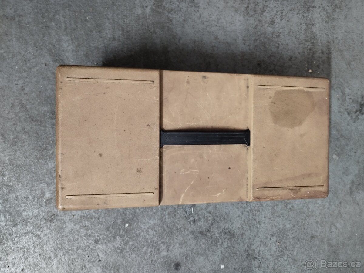 box ...šiti..hračky,,fota,šroubky,,korálky...