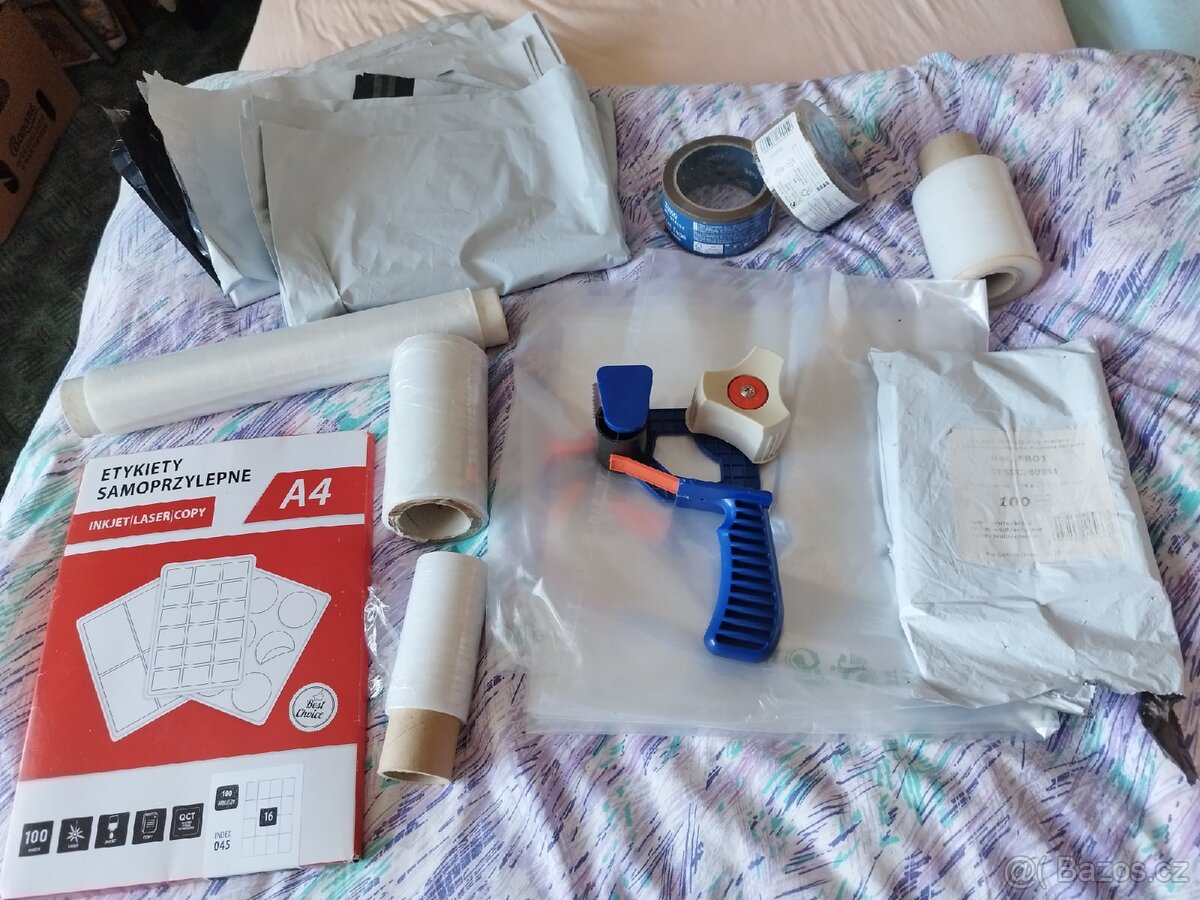 materiál. Na balení baličku