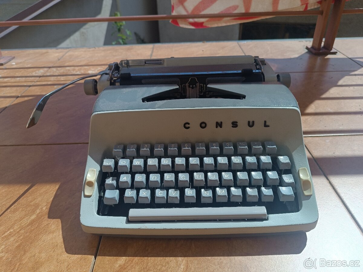 Psací stroj consul 221