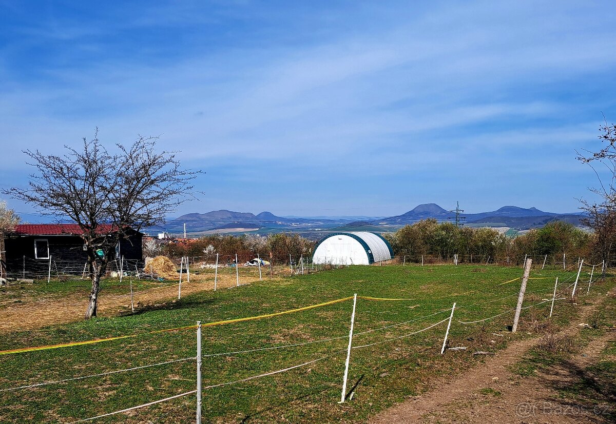 Pozemky 6,6ha, 300m od Loun