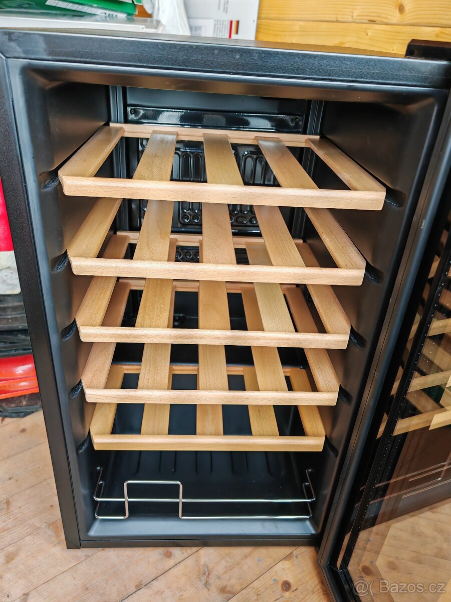 Prosklená lednice vinotéka Philco PW 24 KF