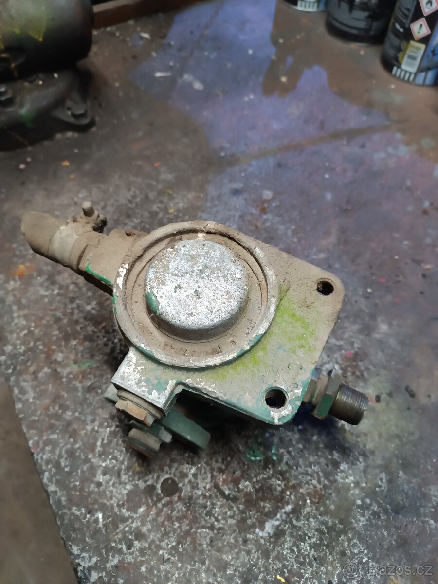 Brzdič přívěsu, vzduchový rozvaděč DDR vlek za traktor