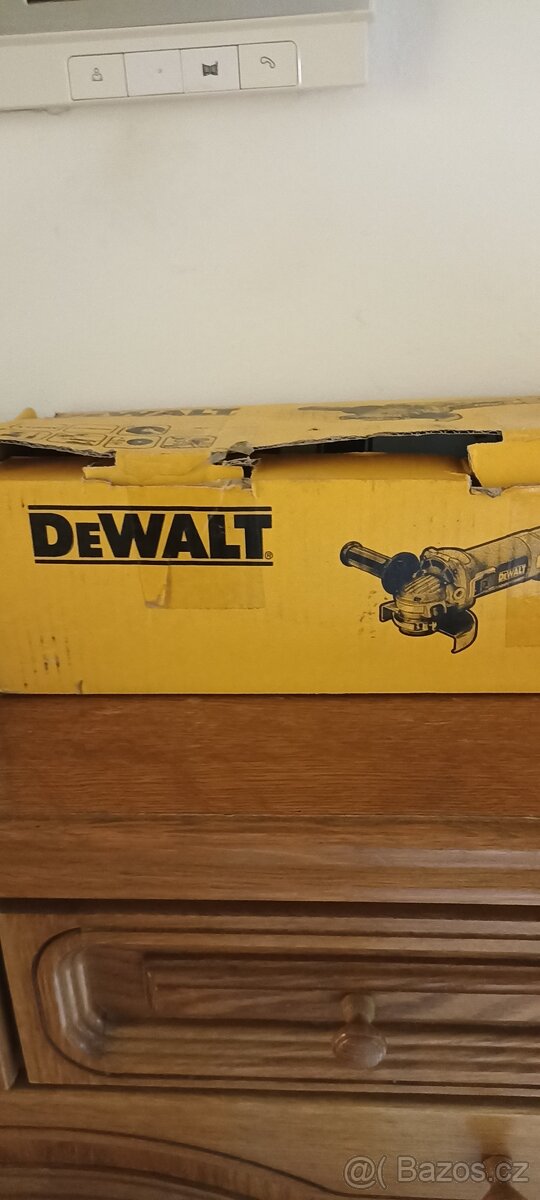 ÚHLOVÁ BRUSKA 125 DEWALT NOVÁ