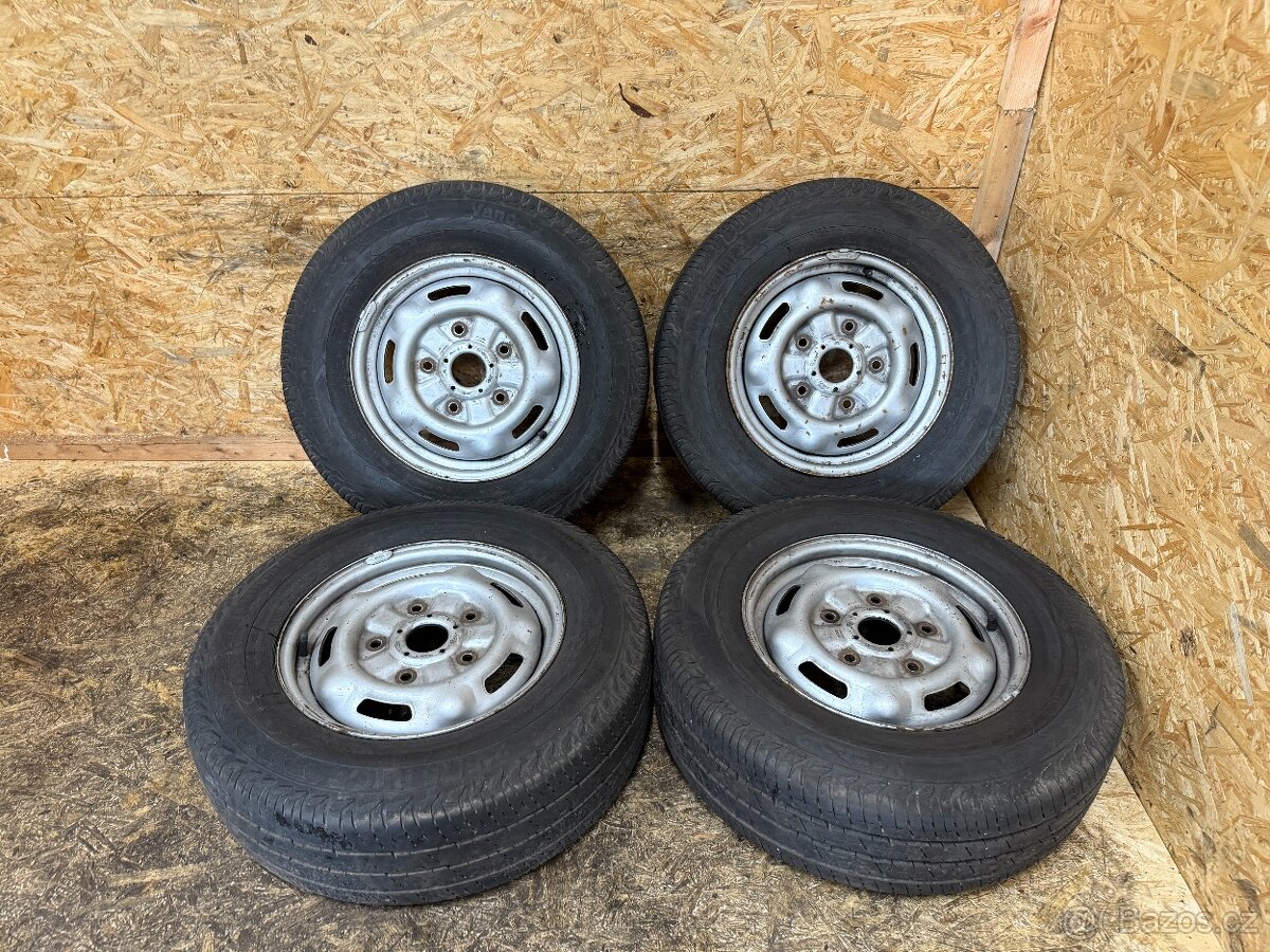 SADA DISKŮ S PNEU FORD TRANSIT 61/2JX16X60 5X160 215/75 16C