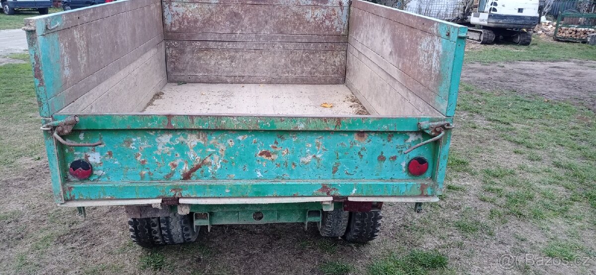 Prodám přívěs za traktor