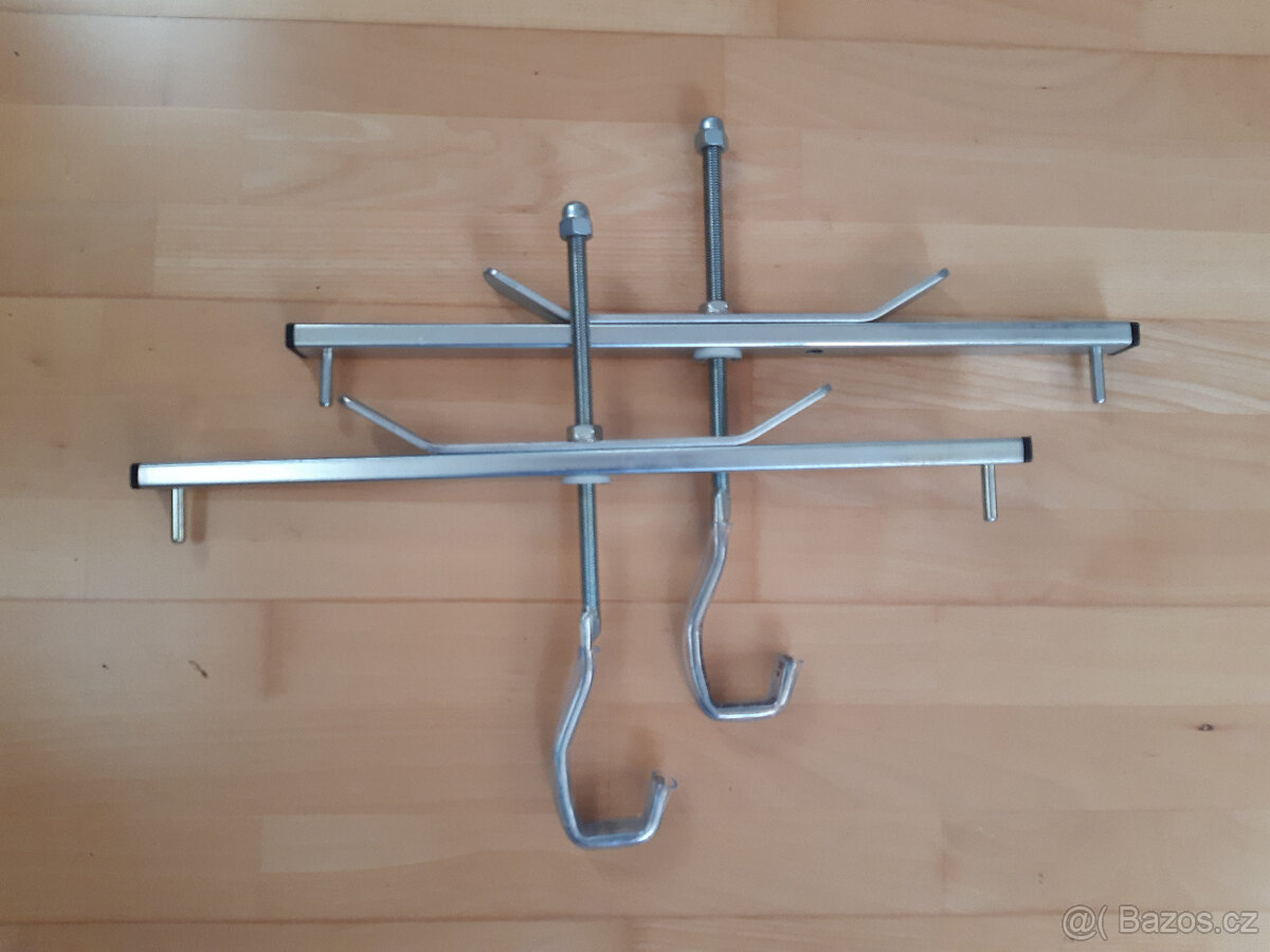 držák žebříku na auto