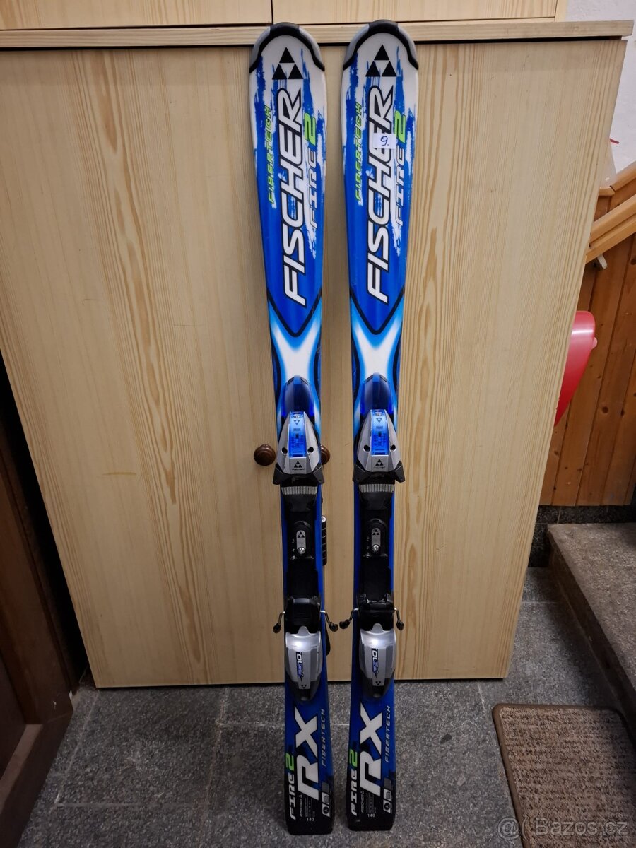 Sjezdové carvingové lyže FISCHER Fire délka 140cm
