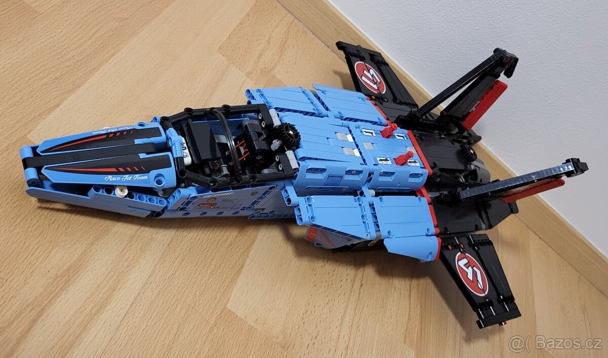 LEGO® Technic 42066 Závodní stíhačka