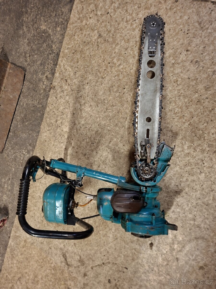 Stará motorová pila