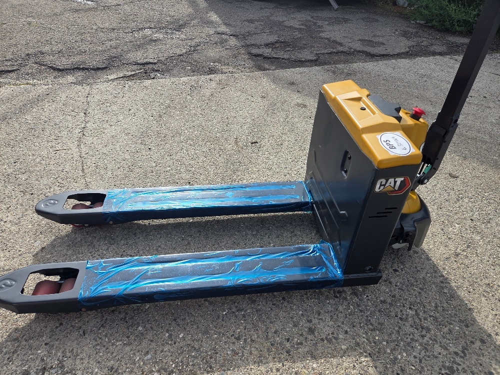 CATERPILLAR  NPP15QBL