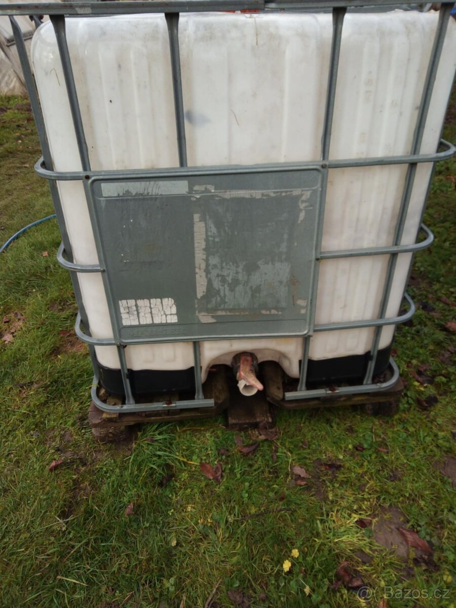 IBC, kontejner na vodu, nádrž, barel