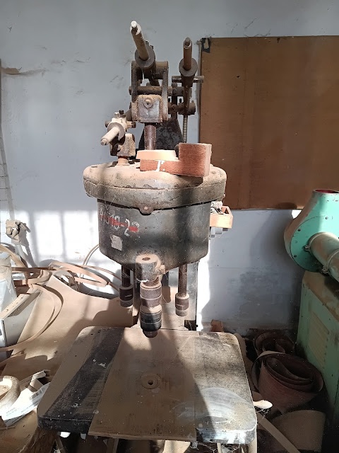 stojanová vrtačka, vysukovačka