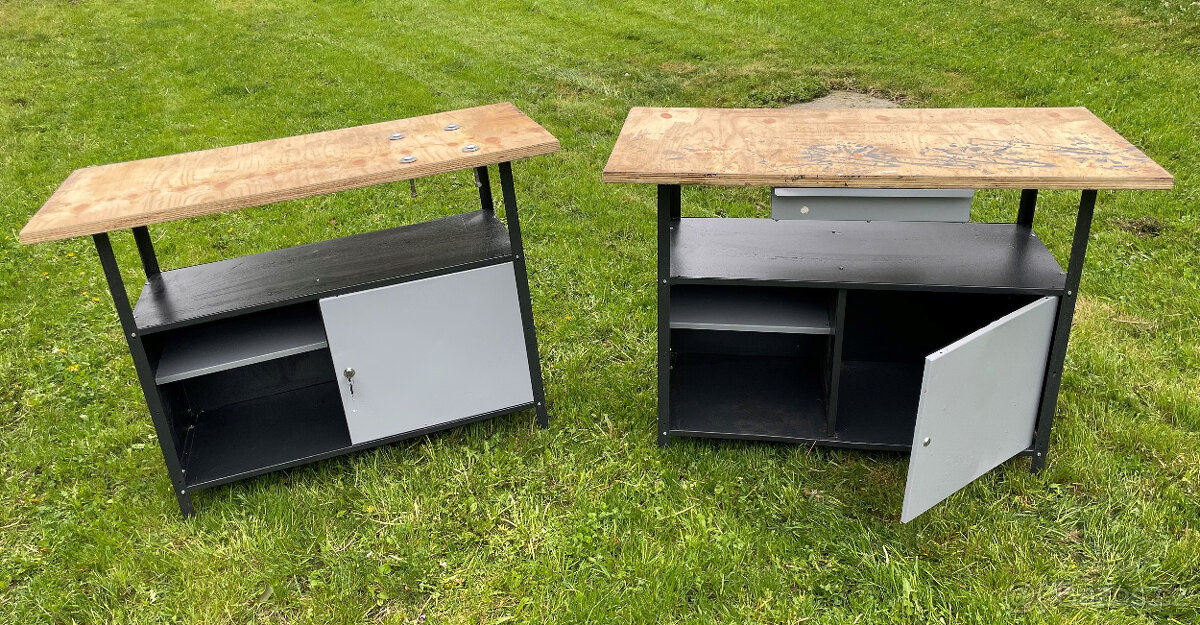 3x Pracovní stůl