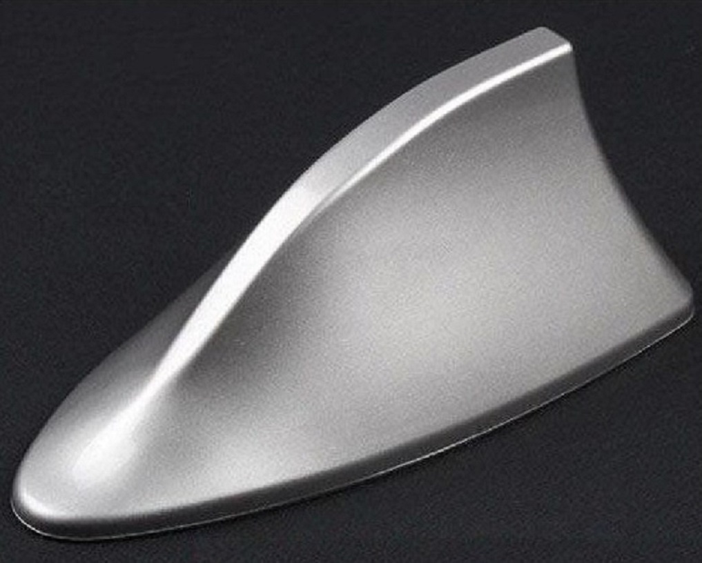 Autoanténa ploutev FM/AM se zesilovačem.