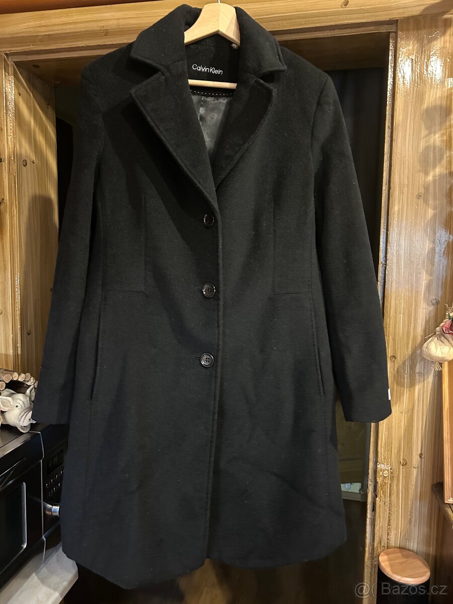 Černý kabát Calvin Klein