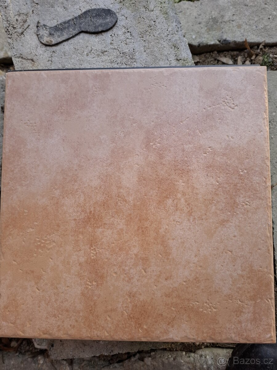 Dlažba 33x33