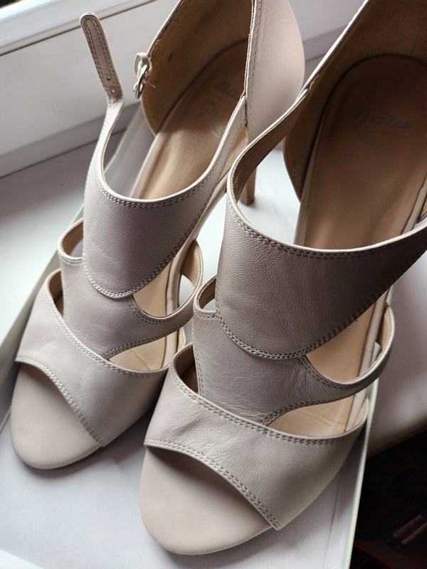 Luxusní lodičky Baťa