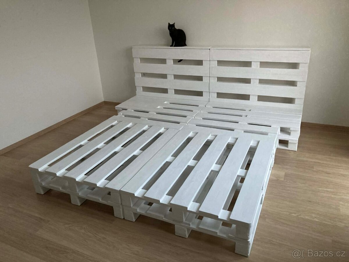 Rám postele - bílé palety