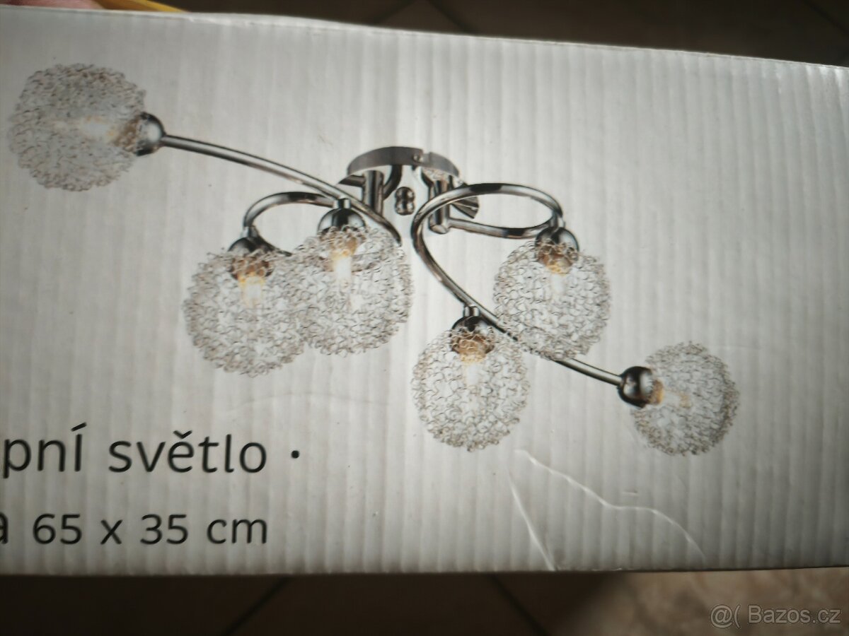 Krásné stropní svítidlo