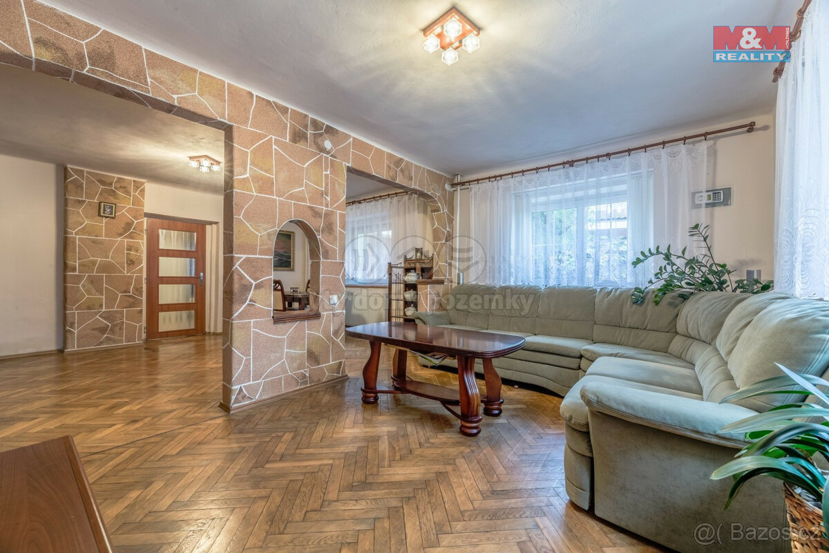 Prodej rodinného domu, 272 m², Řepín, ul. Hlavní