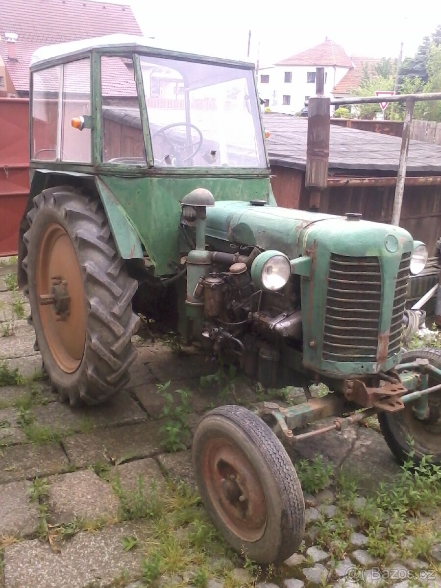 Traktor ZETOR 25K
