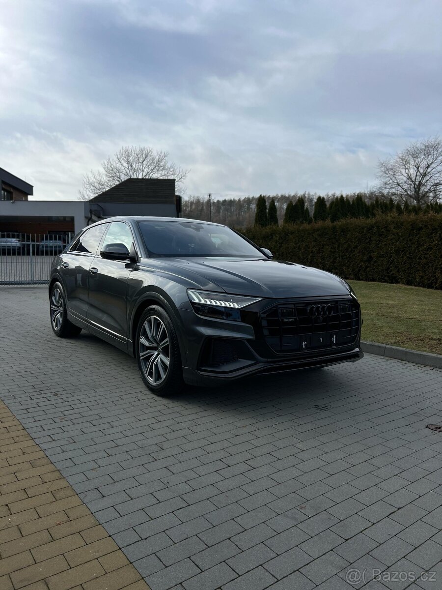 Prodám Audi Q8 S-Line BLAC PAKET 210 kw s vysokou výbavou