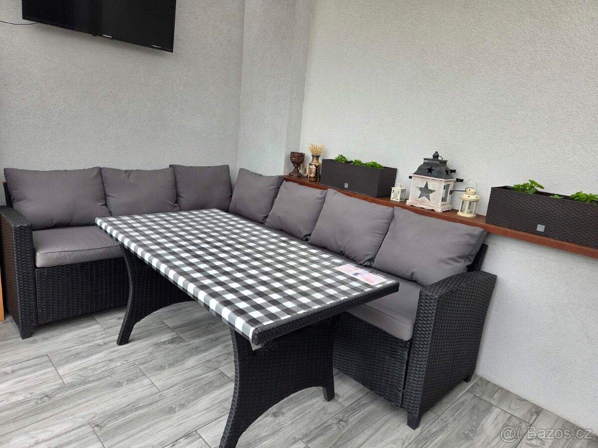 Rohový zahradní set