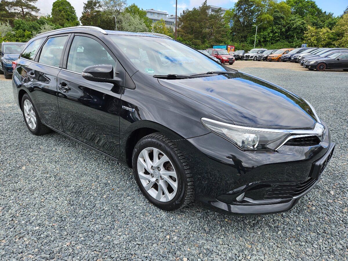 TOYOTA AURIS 1.8 HYBRID KOMBI 73KW 2017