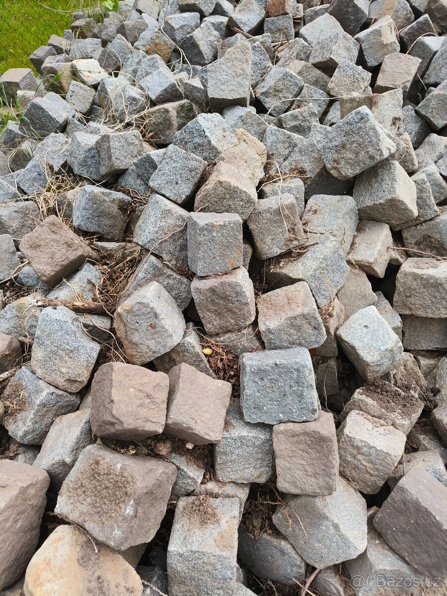Prodám žulové kostky