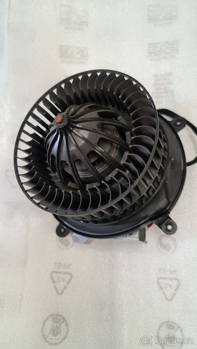 Větrák topení s odporem Mercedes A2119062400