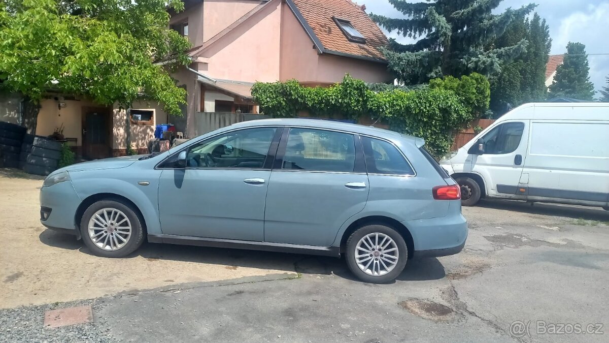 Fiat croma 1.9 JTD 110kw - ŠEDÁ