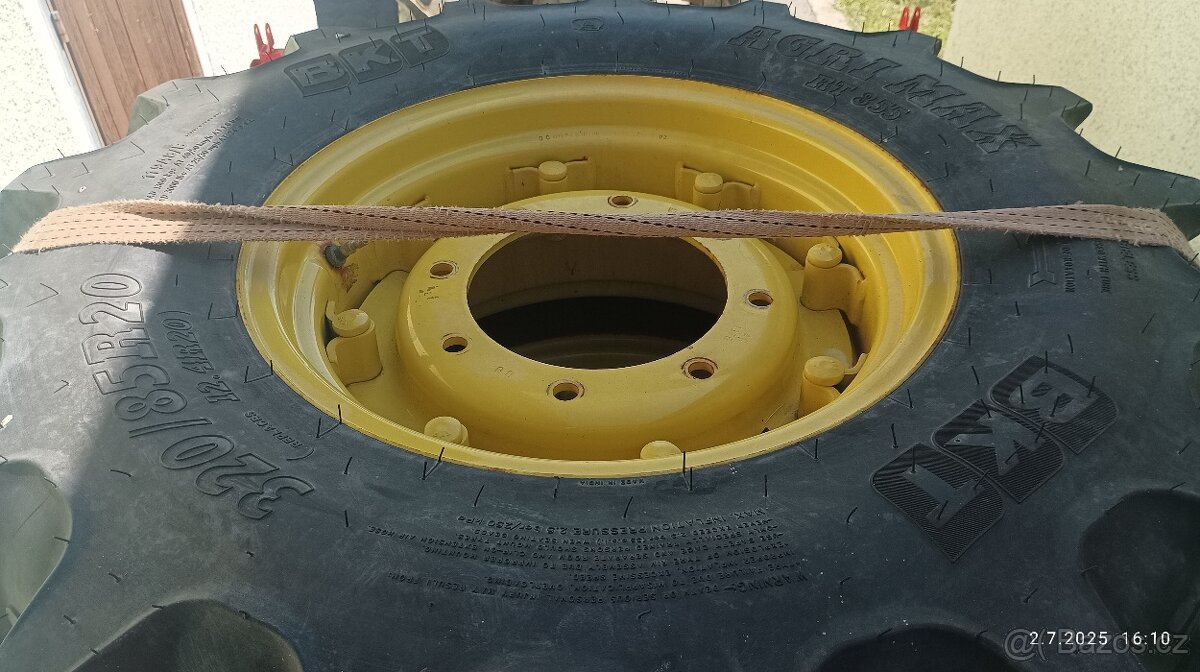 Kola John Deere 20"a 28"