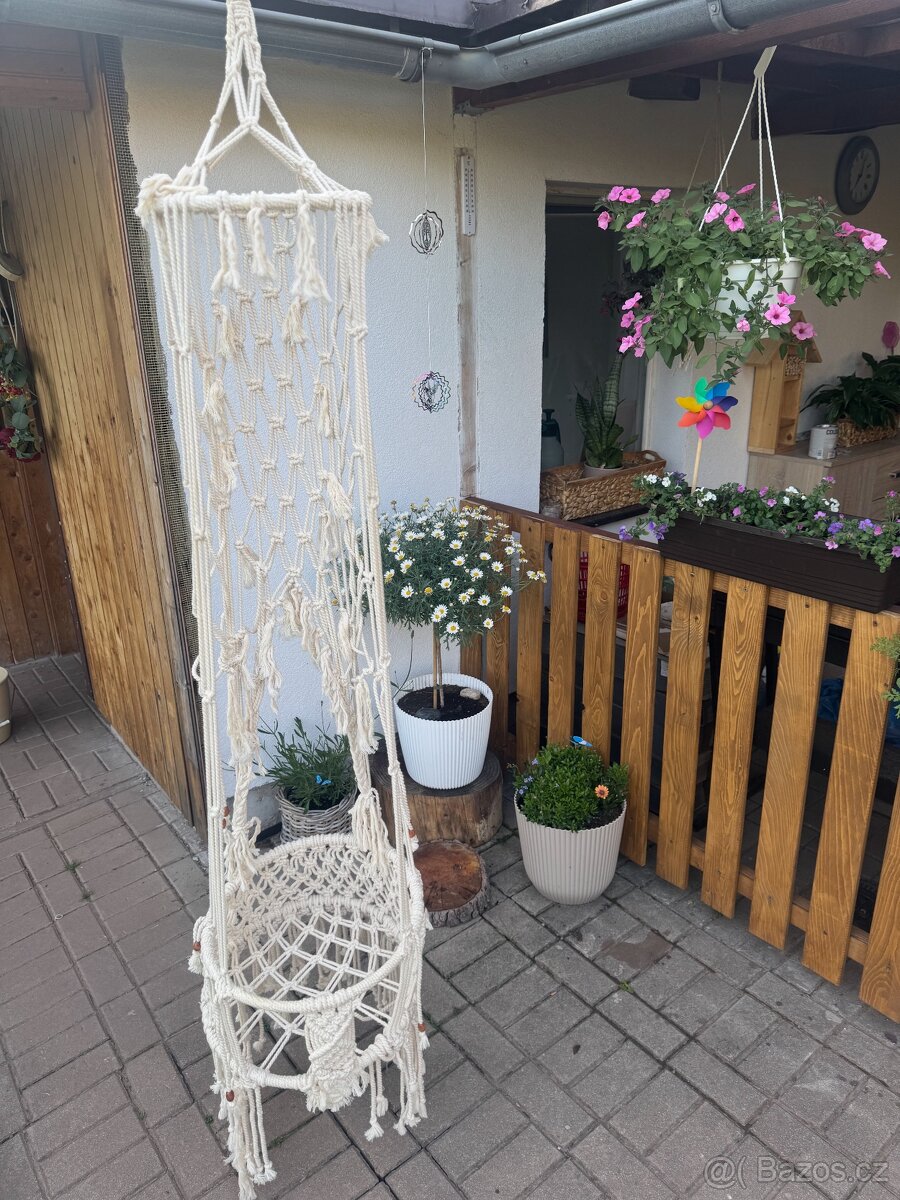 Houpačka macrame