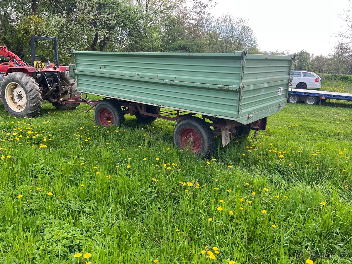 Vlek sklopný za traktor nemá doklady