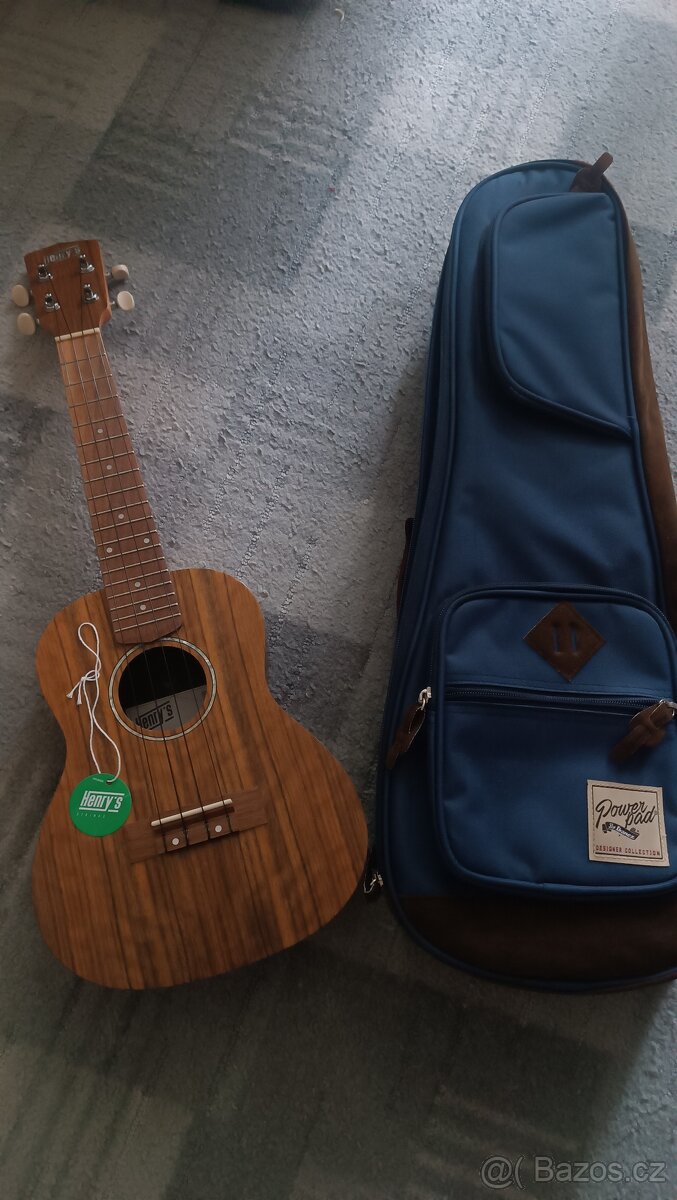 Henry's ukulele + obal